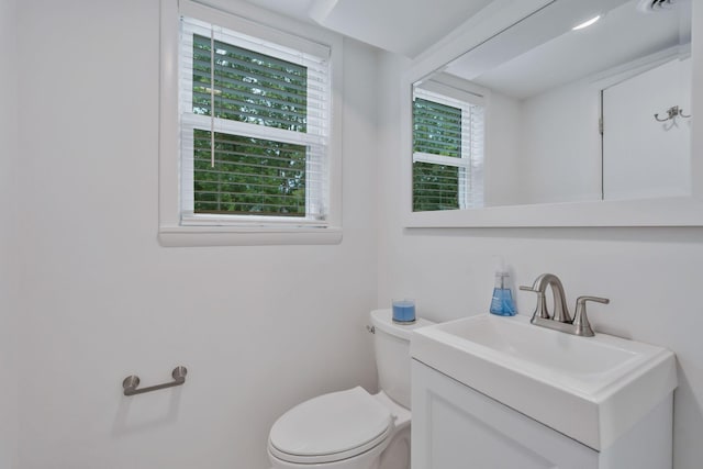 933 Percy Warner Blvd, Nashville, TN 37205 - half bathroom featuring vanity and toilet
