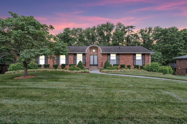 933 Percy Warner Blvd, Nashville, TN 37205 - single story home featuring brick siding and a front lawn