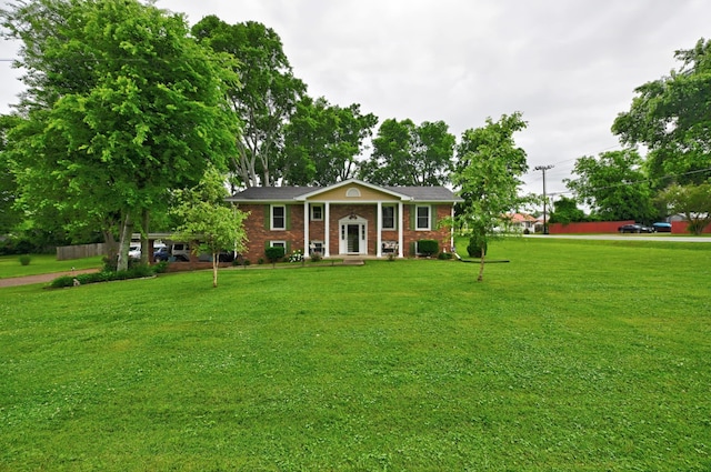 255 Witherspoon Ave, Gallatin, TN 37066 - neoclassical / greek revival house featuring a front yard and brick siding