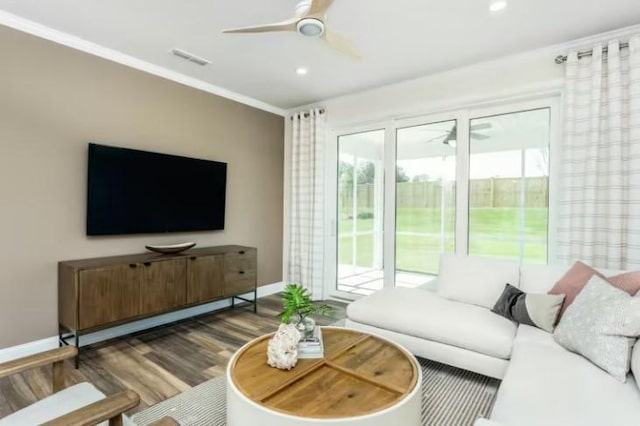325 Sharp Way, Murfreesboro, TN 37128 - living room with ceiling fan, baseboards, wood finished floors, ornamental molding, and recessed lighting