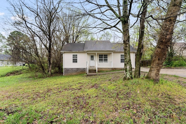 1090 Sugarberry Ln, Springfield, TN 37172 - ranch-style home featuring a front lawn and a porch