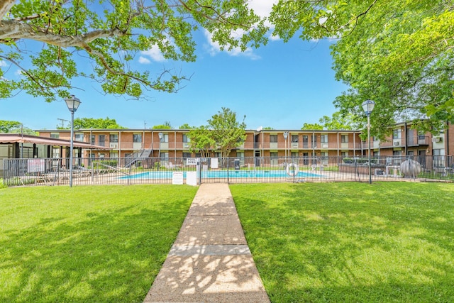 2134 Fairfax Ave Unit A1, Nashville, TN 37212 - surrounding community with a pool and a residential view