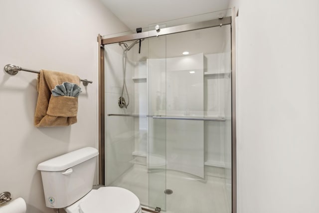 413 Eagle Rdg, Nashville, TN 37209 - full bath featuring toilet and a shower stall