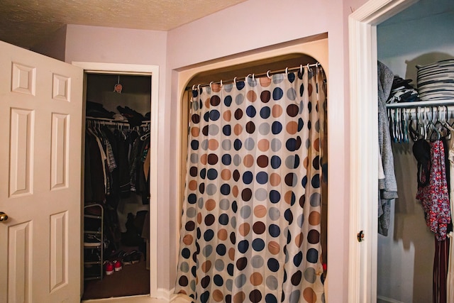 2014 Saddlebrook Dr, Murfreesboro, TN 37129 - wine cellar featuring a textured ceiling