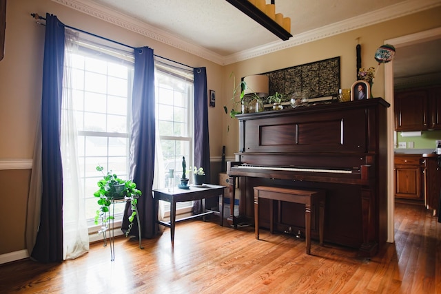 2014 Saddlebrook Dr, Murfreesboro, TN 37129 - living area featuring light wood finished floors and crown molding