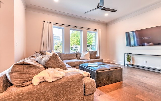 1106 Greenwood Ave, Nashville, TN 37206 - living area featuring crown molding, wood finished floors, a ceiling fan, recessed lighting, and baseboards