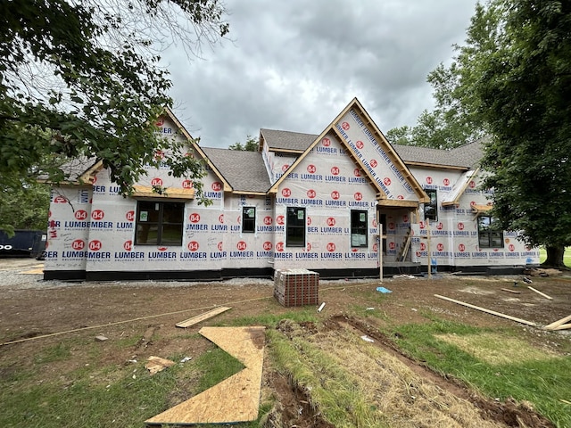 112 Stoneybrook Rd N, Columbia, TN 38401 - view of front facade with a shingled roof