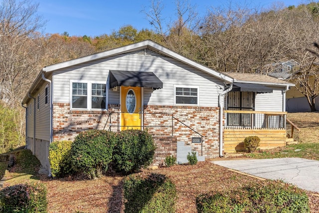 1313 W 46th St, Chattanooga, TN 37409 - bungalow-style home featuring brick siding