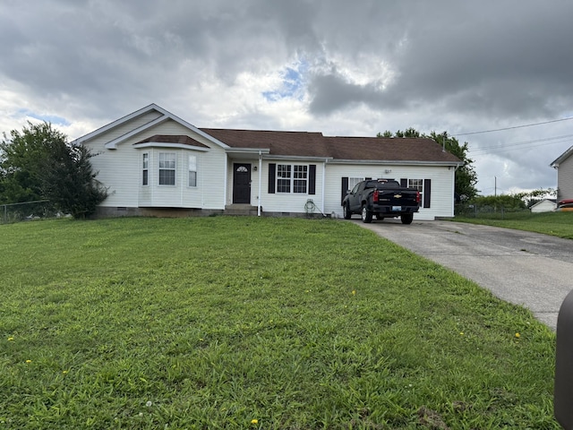 102 Bowers Ct, Oak Grove, KY 42262 - ranch-style house with crawl space, driveway, and a front lawn