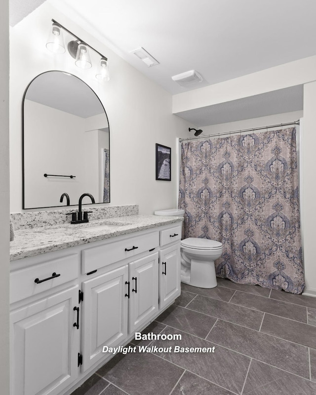 1234 Mountain Brook Cir, Signal Mountain, TN 37377 - full bathroom featuring vanity and toilet