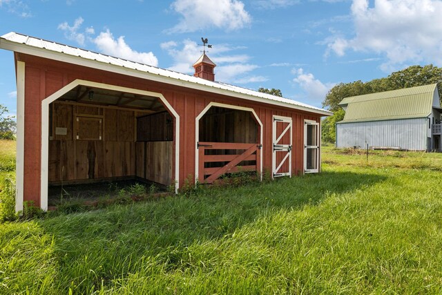 210 S 3rd St, Dickson, TN 37055 - view of pole building