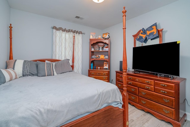 409 Princeton Dr, Lebanon, TN 37087 - bedroom with light wood-style flooring