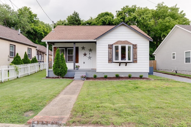 158 W Hite St, Gallatin, TN 37066 - bungalow-style house with covered porch and a shingled roof