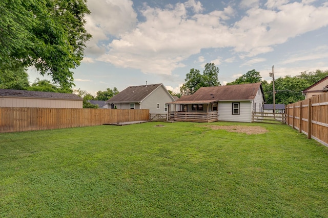 158 W Hite St, Gallatin, TN 37066 - view of yard featuring a deck