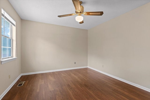 3554 Mountain Creek Rd, Chattanooga, TN 37415 - unfurnished room featuring wood finished floors, baseboards, and ceiling fan