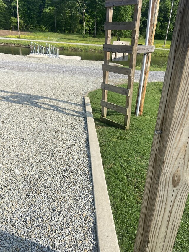 1139 River Front Dr, Clifton, TN 38425