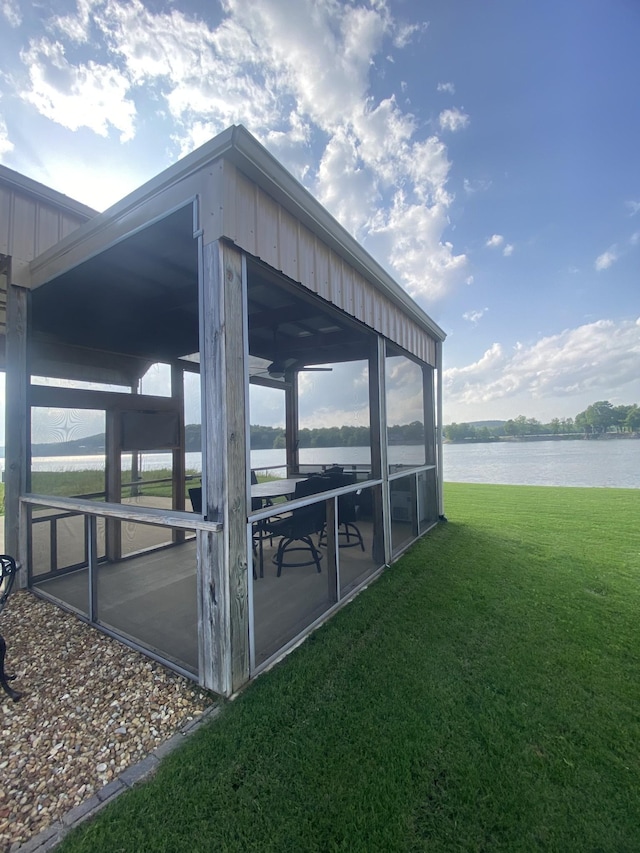 1139 River Front Dr, Clifton, TN 38425