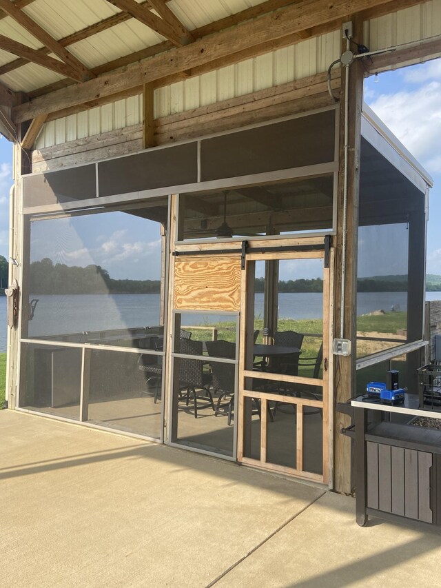 1139 River Front Dr, Clifton, TN 38425