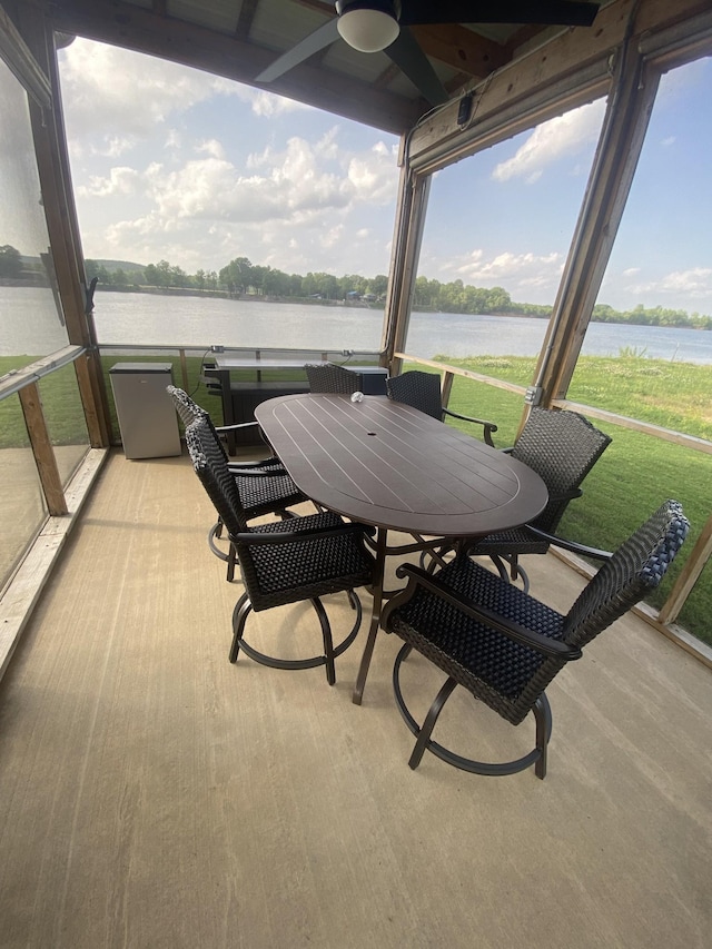 1139 River Front Dr, Clifton, TN 38425