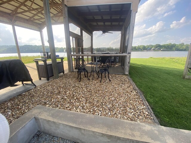 1139 River Front Dr, Clifton, TN 38425
