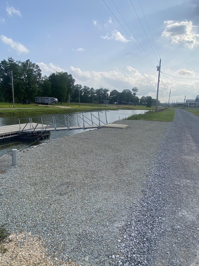 1139 River Front Dr, Clifton, TN 38425