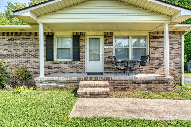 825 Oak St, Franklin, KY 42134 - view of front of home with brick siding