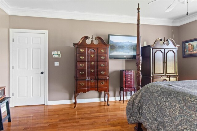 95 Country Ln, Lawrenceburg, TN 38464 - bedroom with wood finished floors, ornamental molding, baseboards, and ceiling fan