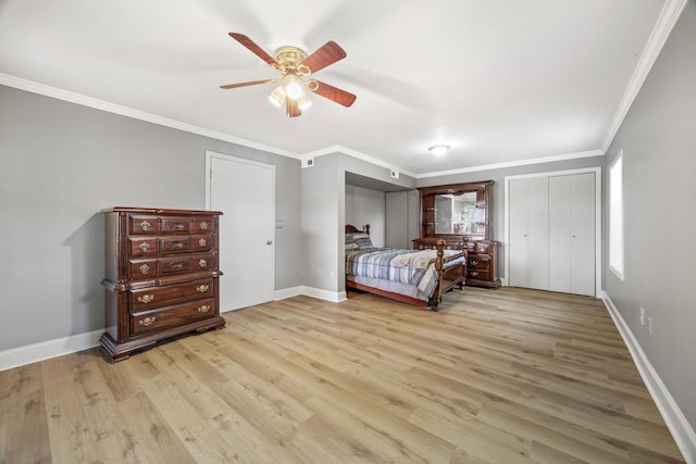 255 Whispering Hills Dr, Dover, TN 37058 - bedroom with wood finished floors, crown molding, baseboards, and a ceiling fan