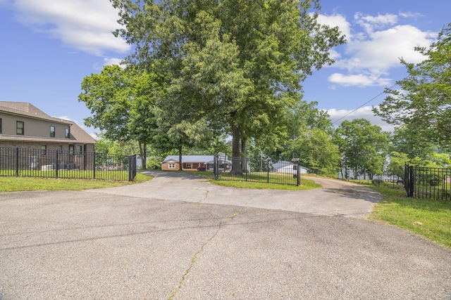 255 Whispering Hills Dr, Dover, TN 37058 - view of asphalt driveway