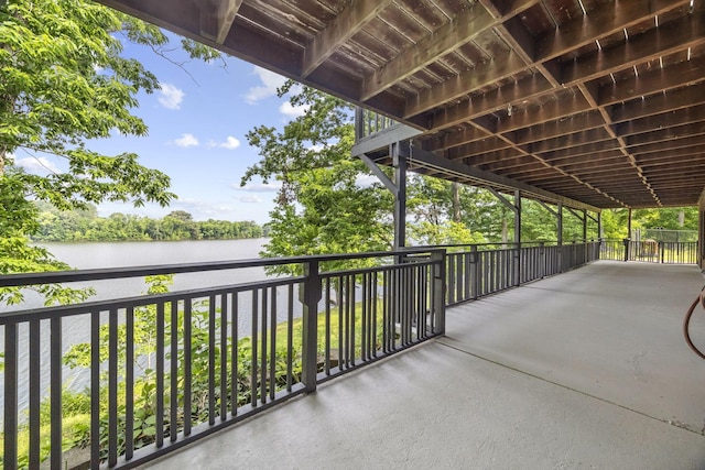 255 Whispering Hills Dr, Dover, TN 37058 - balcony featuring a water view