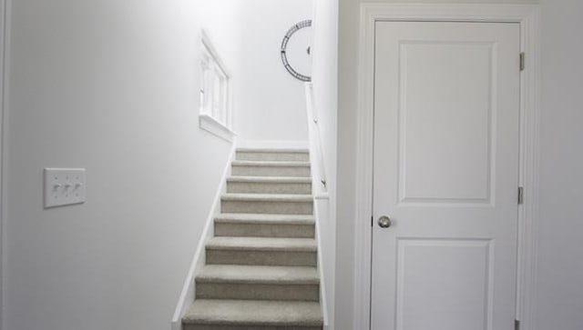 1719 Wren Way, Lebanon, TN 37087 - stairway with baseboards