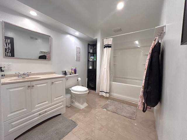 13276 Old Baxter Rd, Silver Point, TN 38582 - bathroom featuring toilet, vanity, shower / tub combo, and recessed lighting