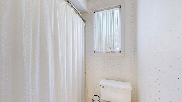 305 Rolling Mill Rd, Old Hickory, TN 37138 - bathroom featuring toilet and a shower with curtain