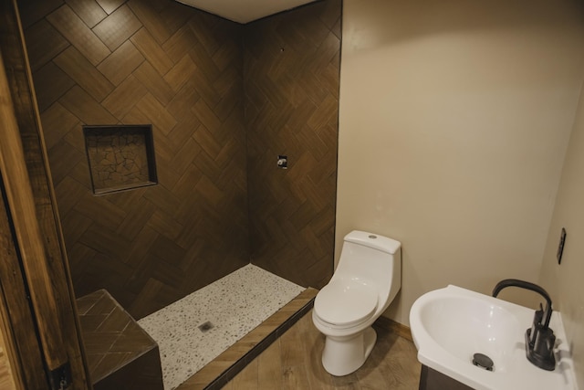 310 E 15th St, Columbia, TN 38401 - full bath with tiled shower, toilet, and vanity