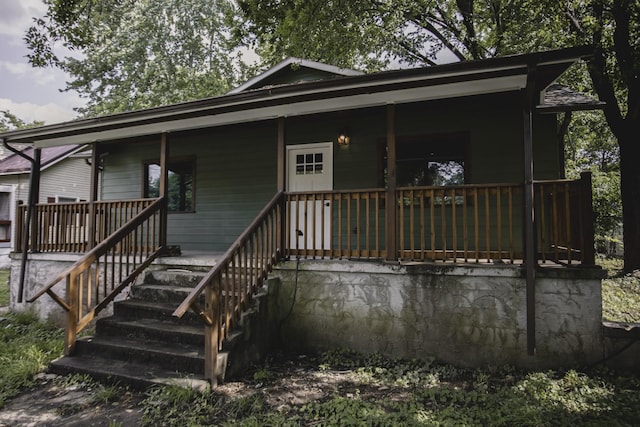 310 E 15th St, Columbia, TN 38401 - view of front of property featuring covered porch