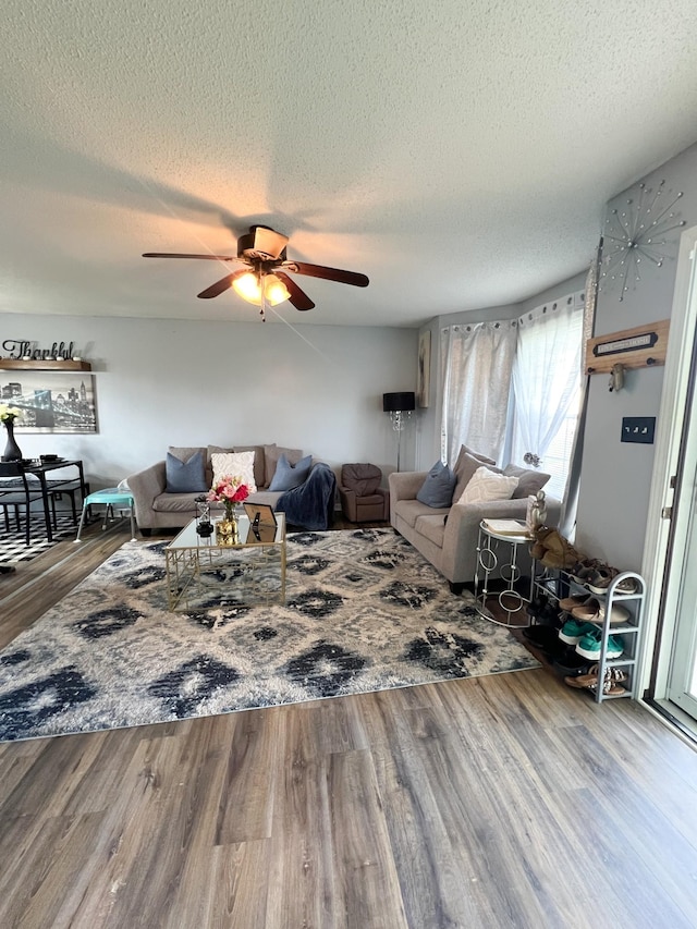 108 Josephines Ct, Oak Grove, KY 42262 - living area featuring ceiling fan, a textured ceiling, and wood finished floors