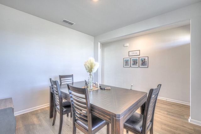 336 Ryan Rd, Chapel Hill, TN 37034 - dining area featuring light wood-style flooring and baseboards