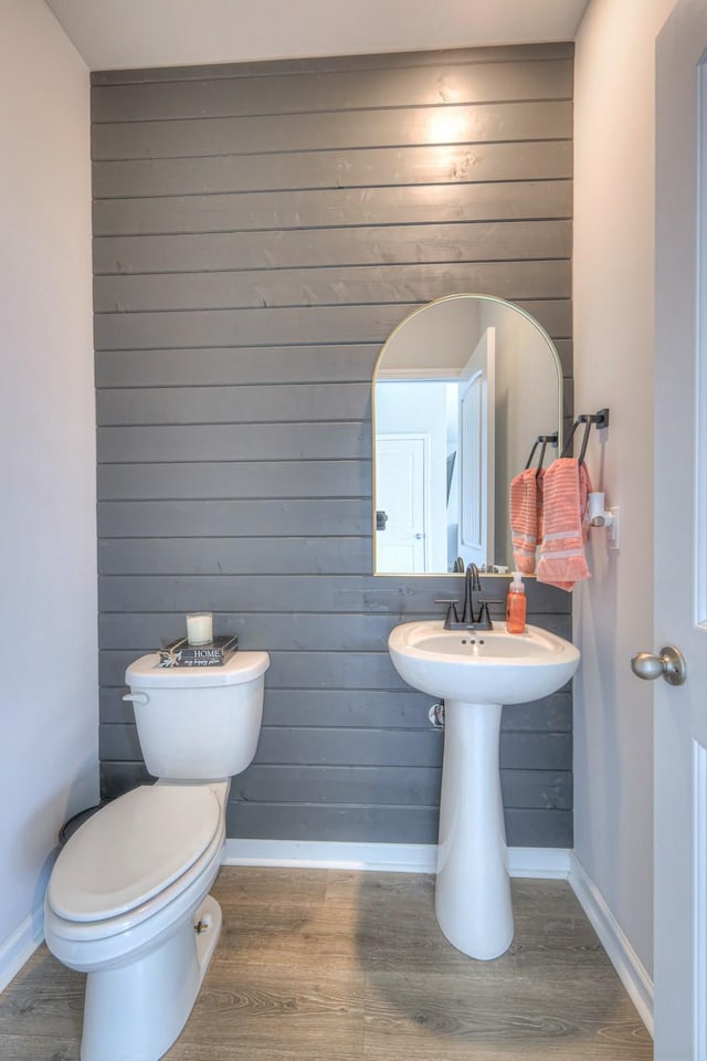 336 Ryan Rd, Chapel Hill, TN 37034 - bathroom featuring wood finished floors and toilet