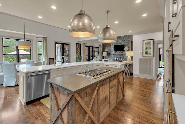 238 Pelham Dr, Brentwood, TN 37027 - kitchen with appliances with stainless steel finishes, a spacious island, a sink, recessed lighting, and open floor plan