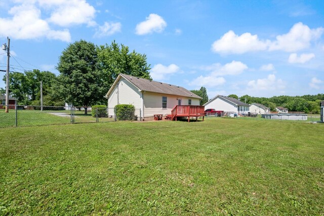 104 Hillcreek Ct, Portland, TN 37148 - view of yard featuring a deck