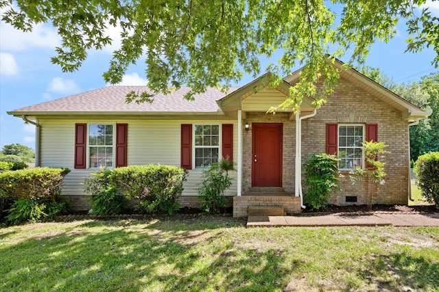 104 Hillcreek Ct, Portland, TN 37148 - single story home with crawl space, a front lawn, roof with shingles, and brick siding
