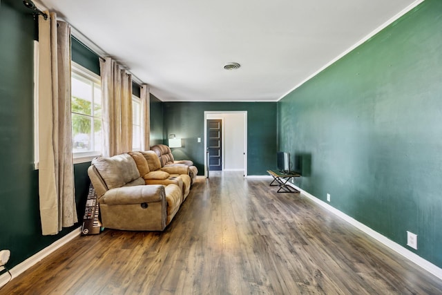 414 Ashe Ave, New Johnsonville, TN 37134 - living room featuring wood finished floors and baseboards