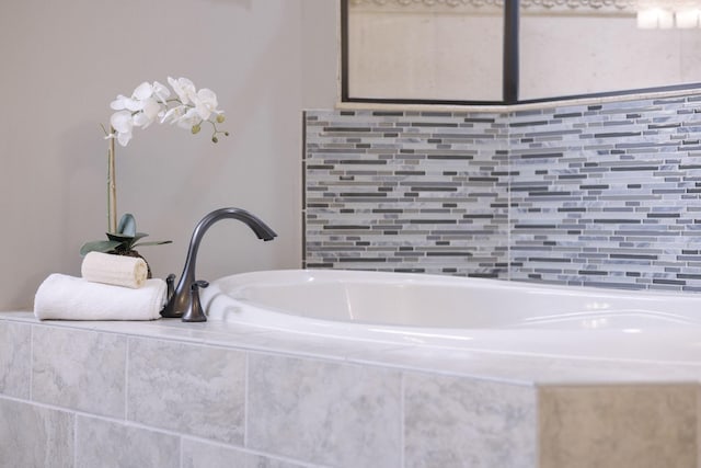 1825 Barnstaple Ln, Brentwood, TN 37027 - full bath featuring tiled bath