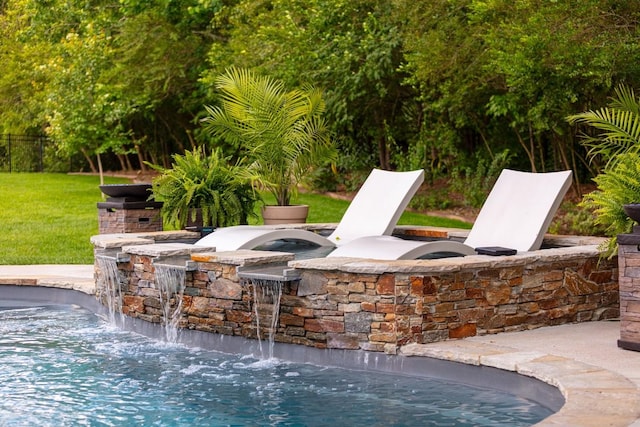 1076 Pretender Way, Columbia, TN 38401 - view of patio featuring a jacuzzi