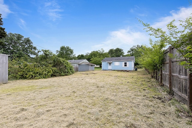 2504 Cecelia Ave, Maryville, TN 37804 - view of yard featuring an outdoor structure