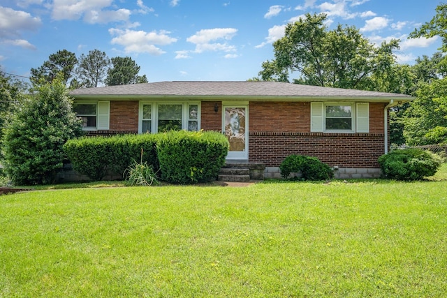 924 Shauna Dr, Nashville, TN 37214 - view of front of property featuring brick siding, a front yard, and entry steps