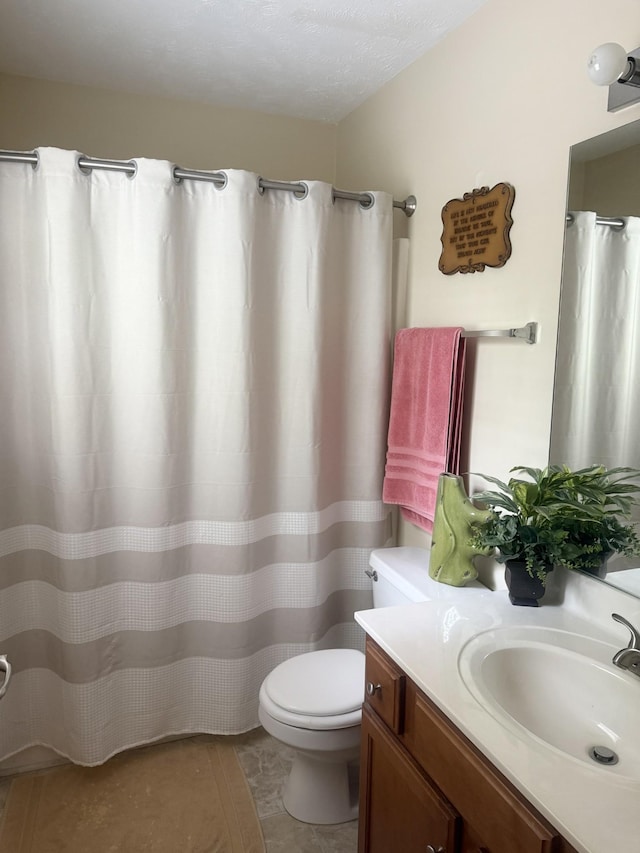 284 Meigs Dr Unit C19, Murfreesboro, TN 37128 - bathroom featuring vanity, toilet, and a shower with curtain