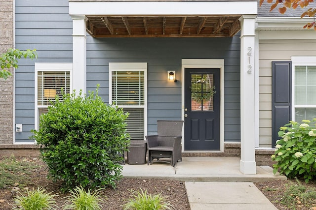 212 Walden Village Ln, Nashville, TN 37210 - entrance to property featuring a porch
