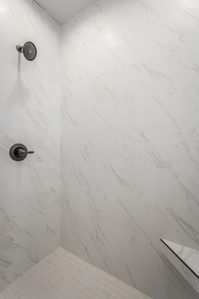 516 Willow Grv Ct, Ringgold, GA 30736 - bathroom with a tile shower