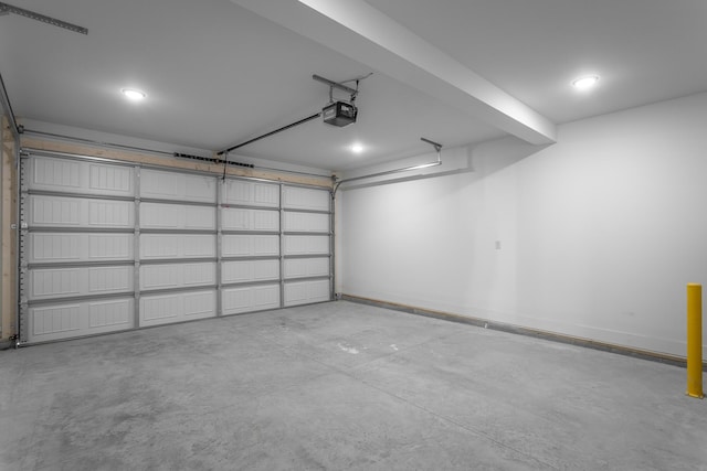 516 Willow Grv Ct, Ringgold, GA 30736 - garage featuring a garage door opener
